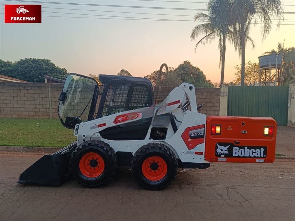 Mini Carregadeira Bobcat S570 2019 - Imagem 1