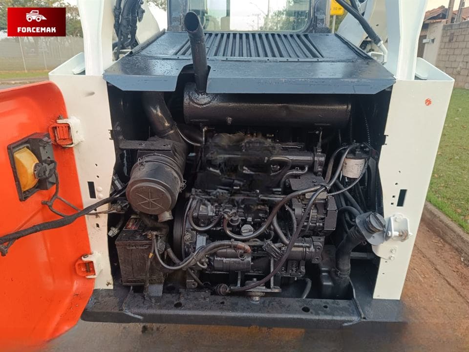 Mini Carregadeira Bobcat S570 2019 - Imagem 4