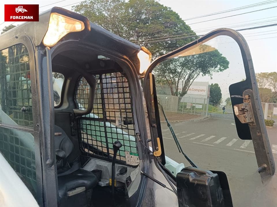 Mini Carregadeira Bobcat S570 2019 - Imagem 6