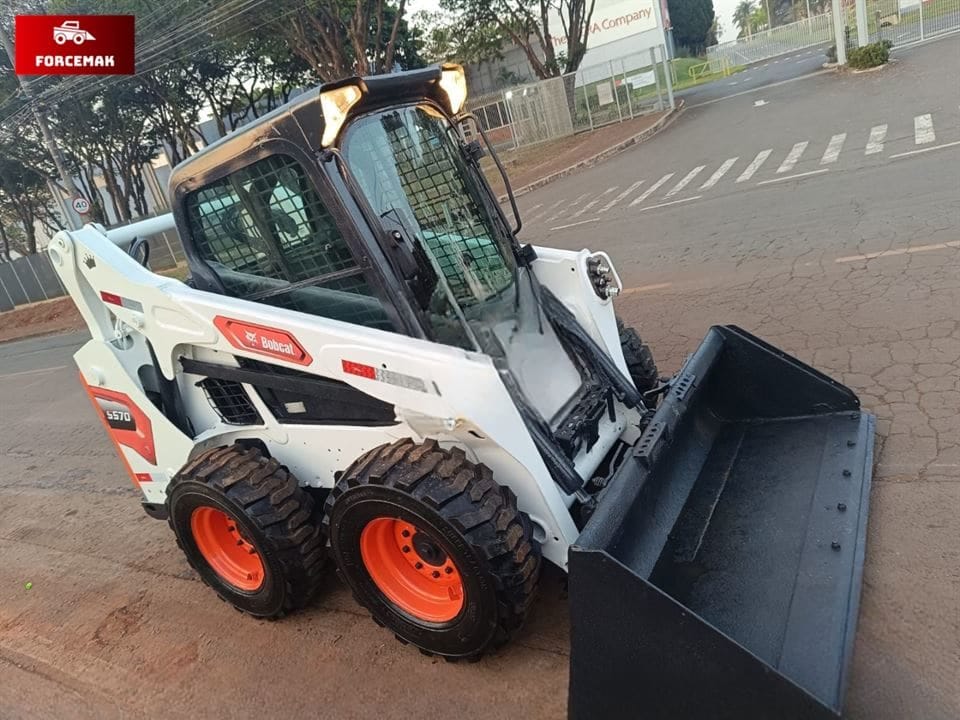 Mini Carregadeira Bobcat S570 2019 - Imagem 7