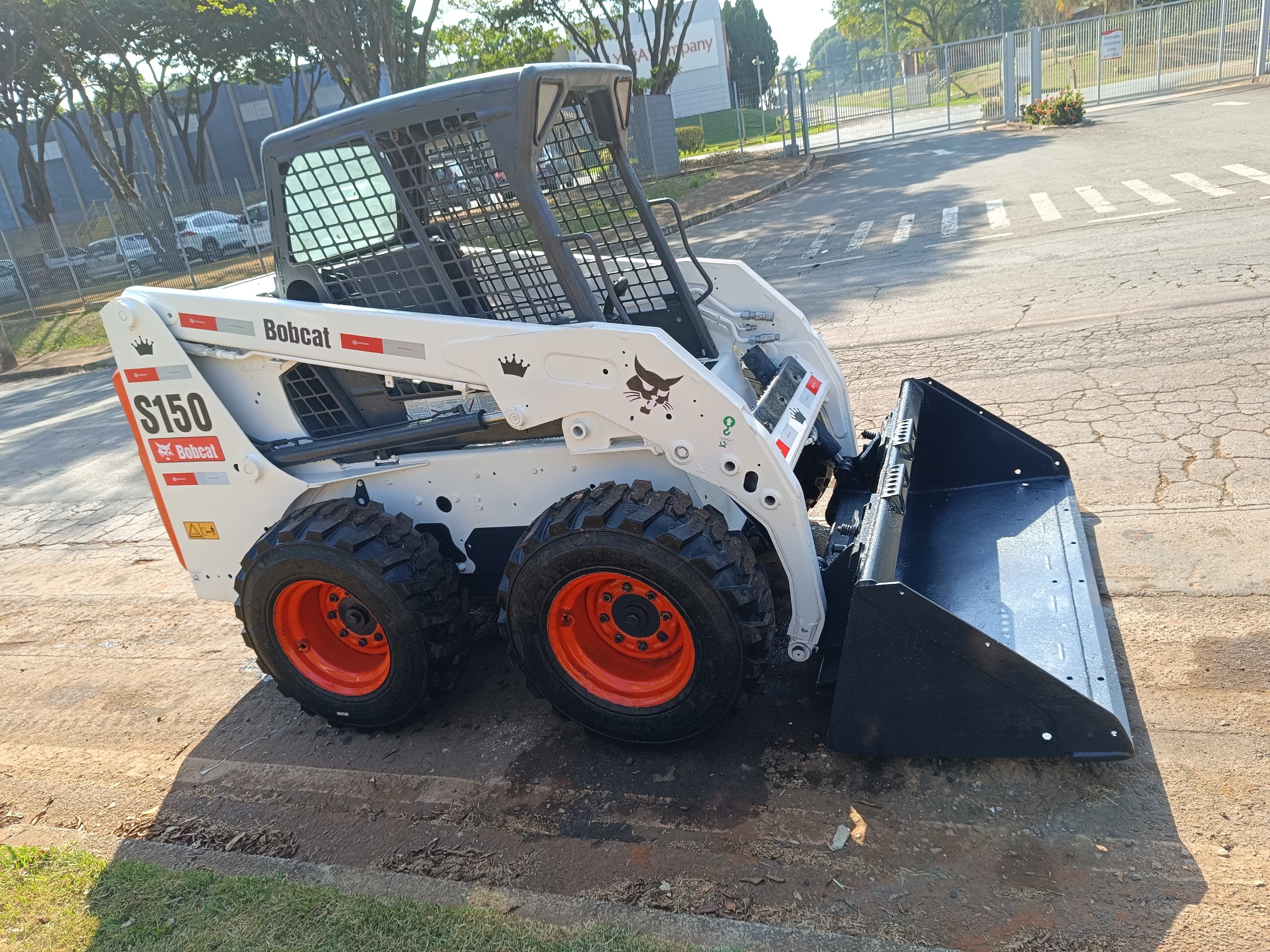 Mini Carregadeira Bobcat S150 2012 - Imagem 2