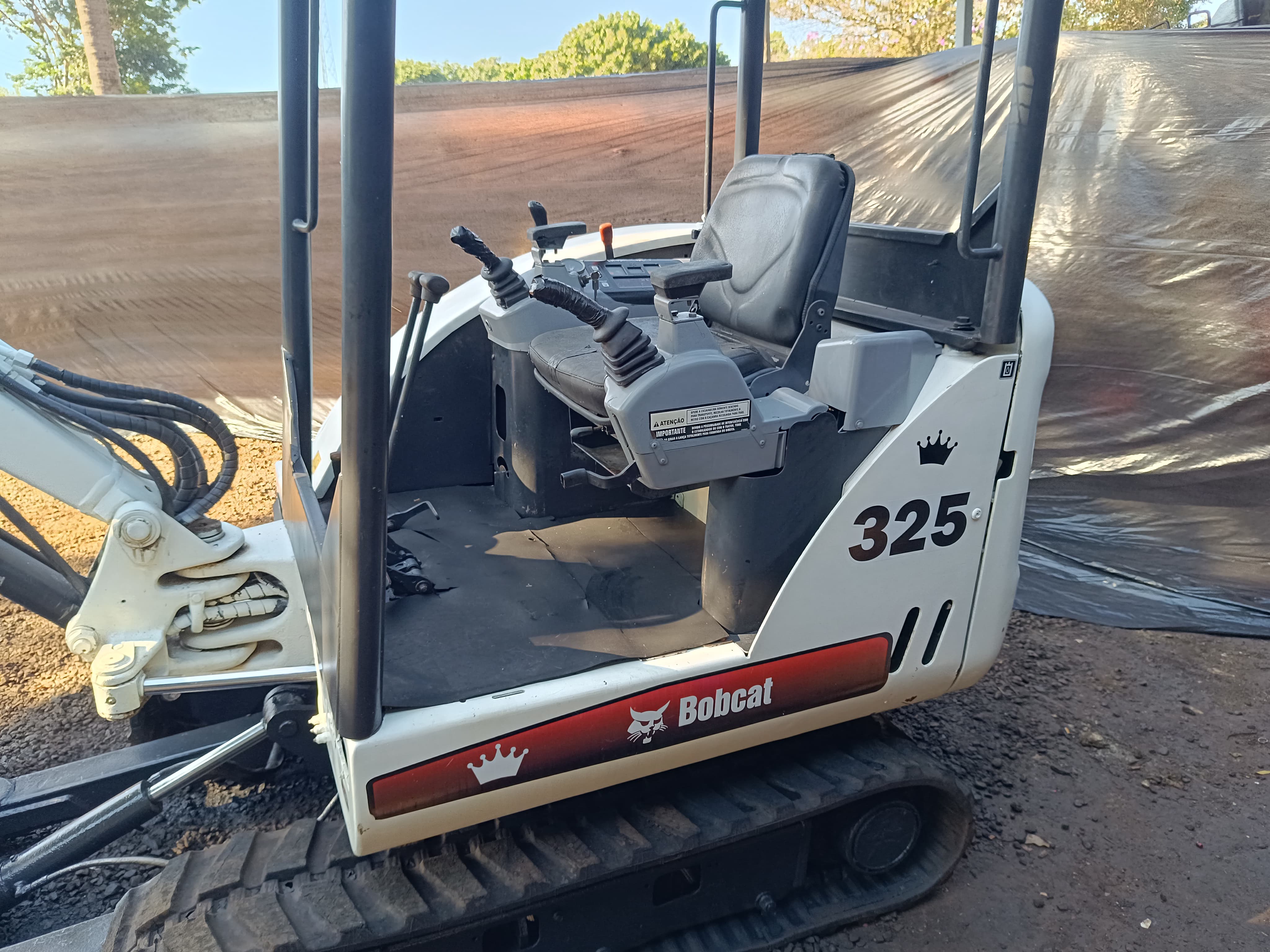 Mini Escavadeira Bobcat 325 2011 - Imagem 3