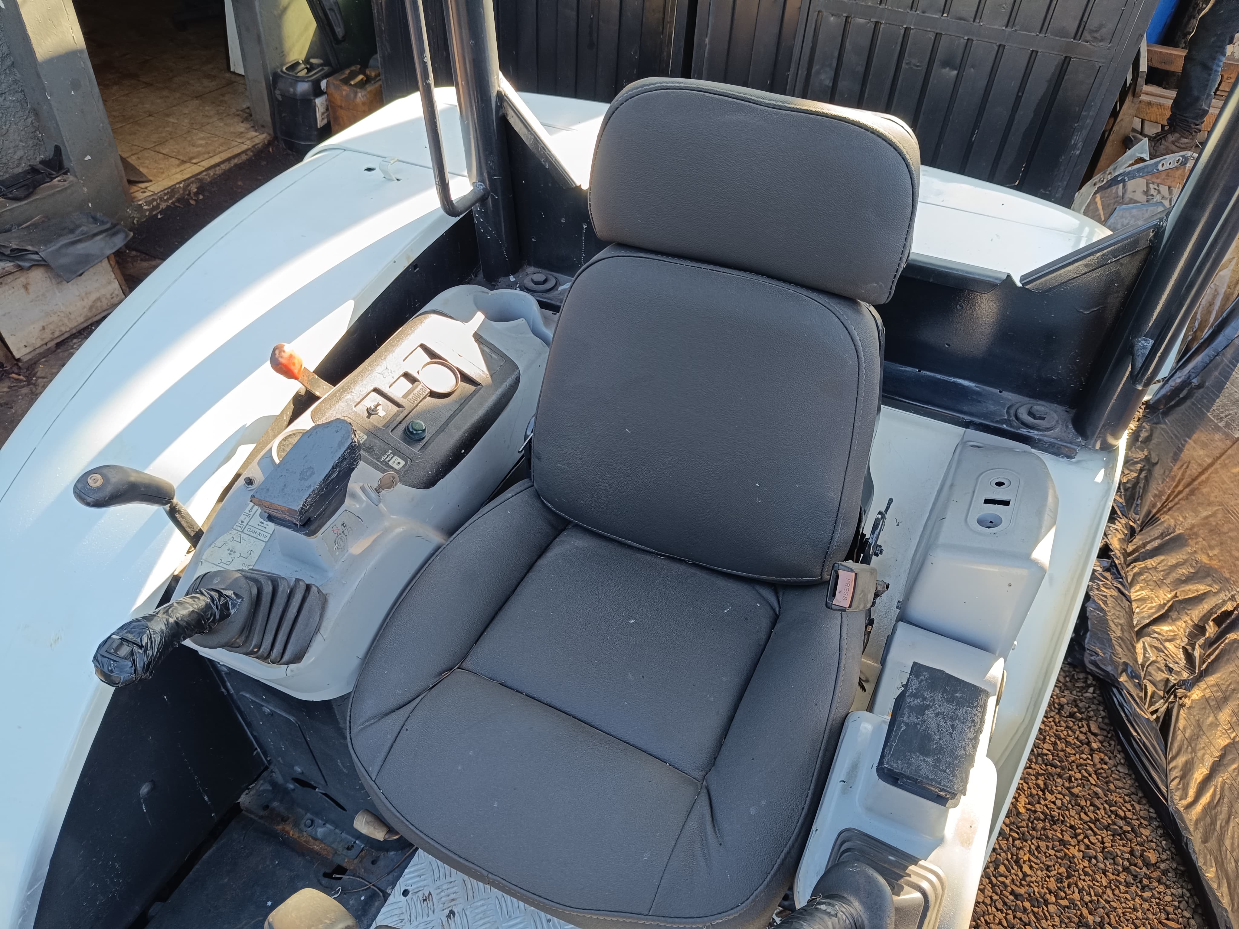 Mini Escavadeira Bobcat 331 2007 - Imagem 6