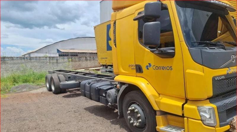 Caminhão Volvo VM 270 6x2R 2020 - Imagem 4