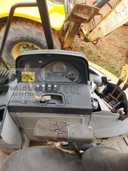 Retroescavadeira Caterpillar 416E 2013 - Imagem 8