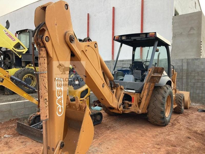 Retroescavadeira Case 580M 2012 - Imagem 4