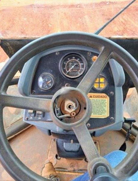 Rolo compactador Caterpillar CP533E 2011 - Imagem 6