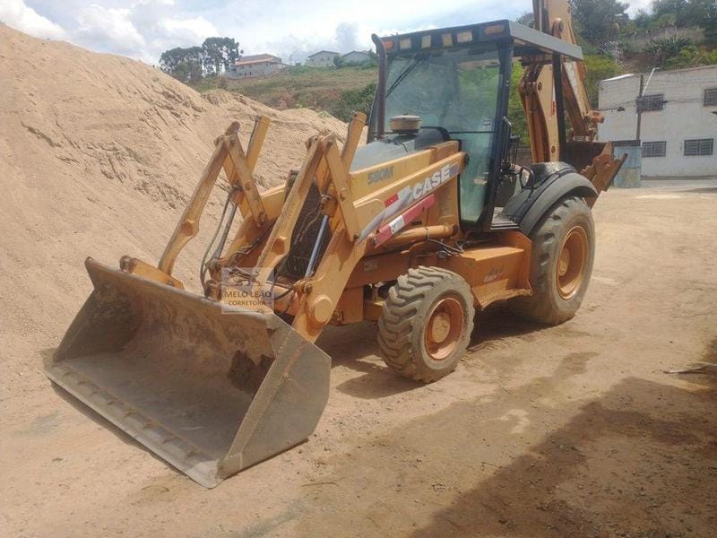 Retroescavadeira Case 580M 2011 - Imagem 1