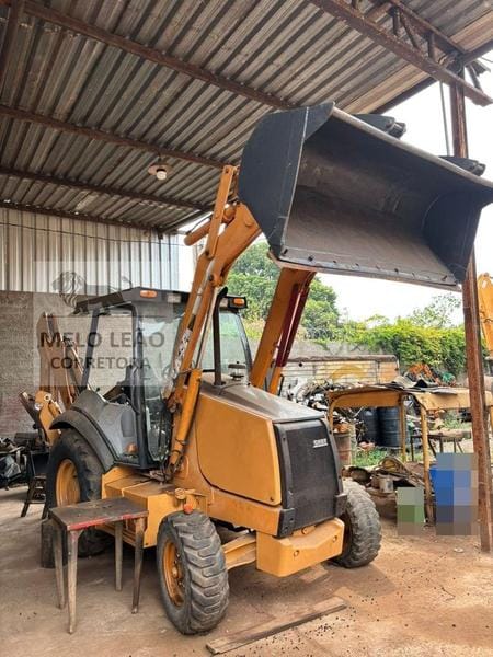 Retroescavadeira Case 580M 2011 - Imagem 1