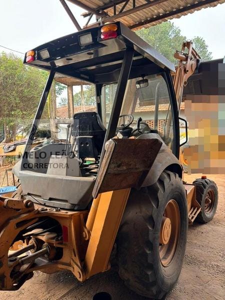 Retroescavadeira Case 580M 2011 - Imagem 4