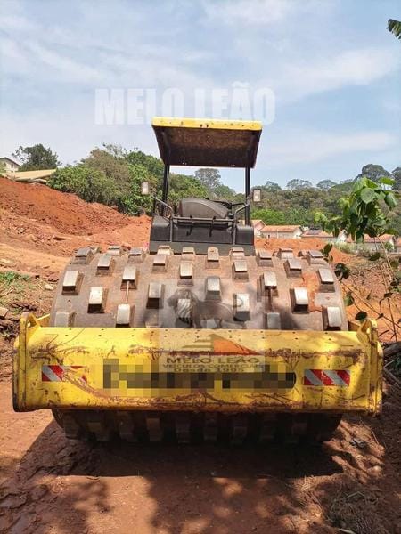 Rolo compactador Bomag BW211 D40 2010 - Imagem 2