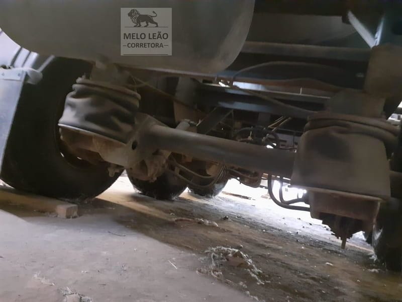 Carreta Kronorte tanque ST27 Inox 20.000 Litros 2005 - Imagem 24