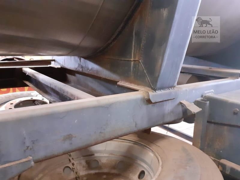Carreta Kronorte tanque ST27 Inox 20.000 Litros 2005 - Imagem 29