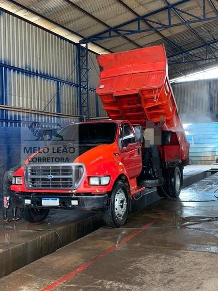 Caminhão Basculante Ford F 12.000 2000 - Imagem 4