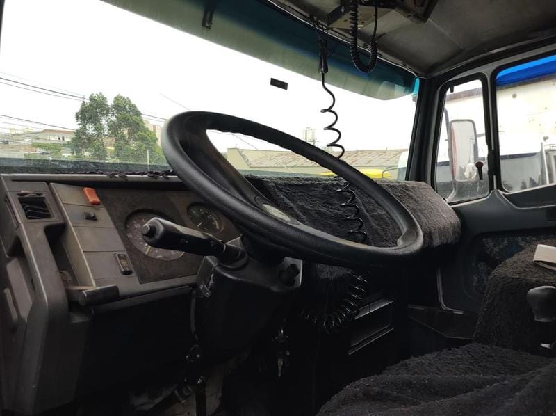 Caminhão Sider Mercedes Benz L-1418 4x2 1995 - Imagem 7