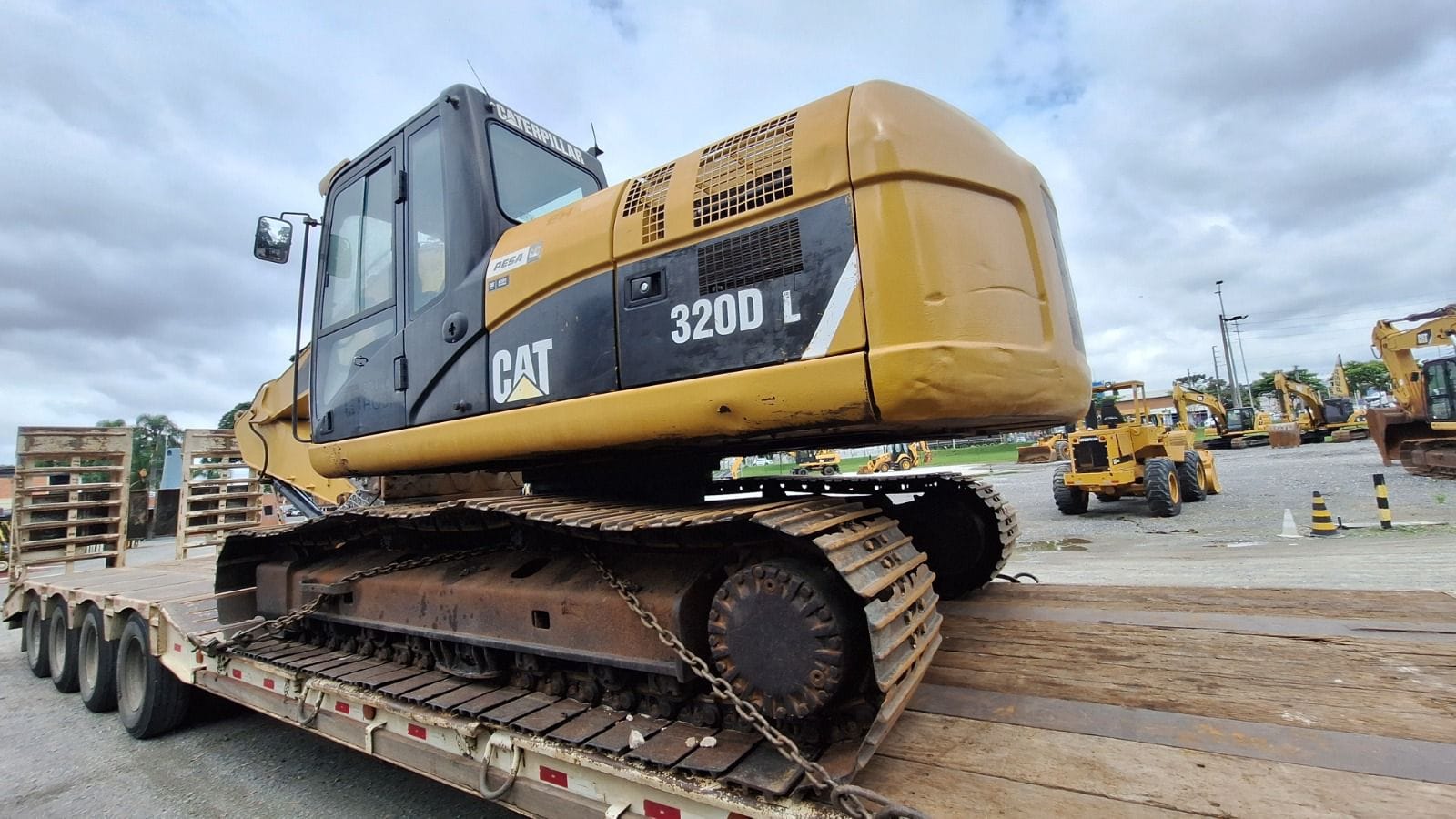 Escavadeira Caterpillar 320 DL 2011 - Imagem 6
