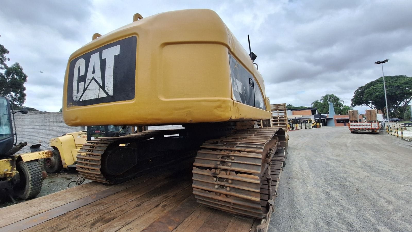 Escavadeira Caterpillar 320 DL 2011 - Imagem 7