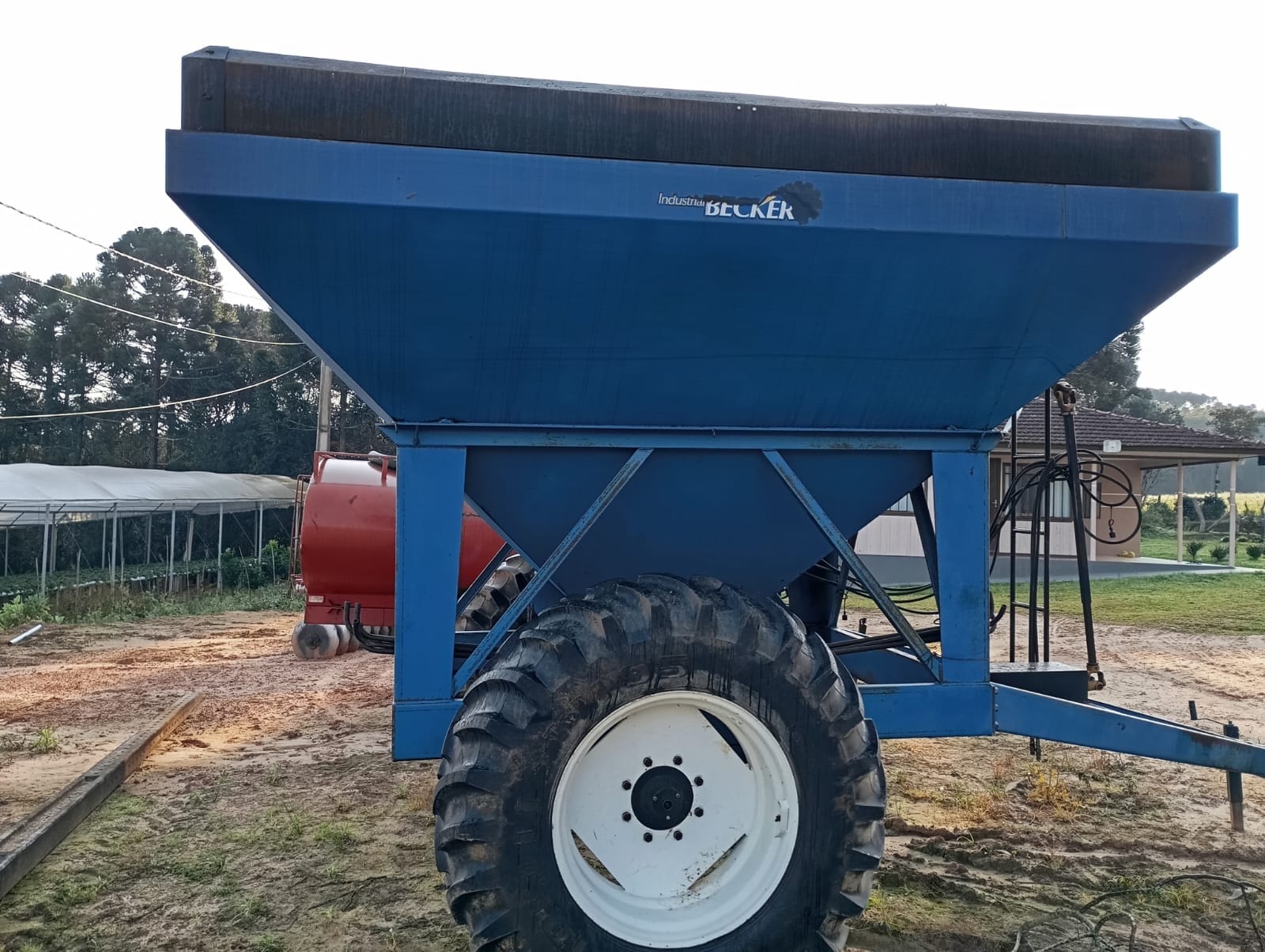 Plantadeira Becker GB 10500 2012 - Imagem 2