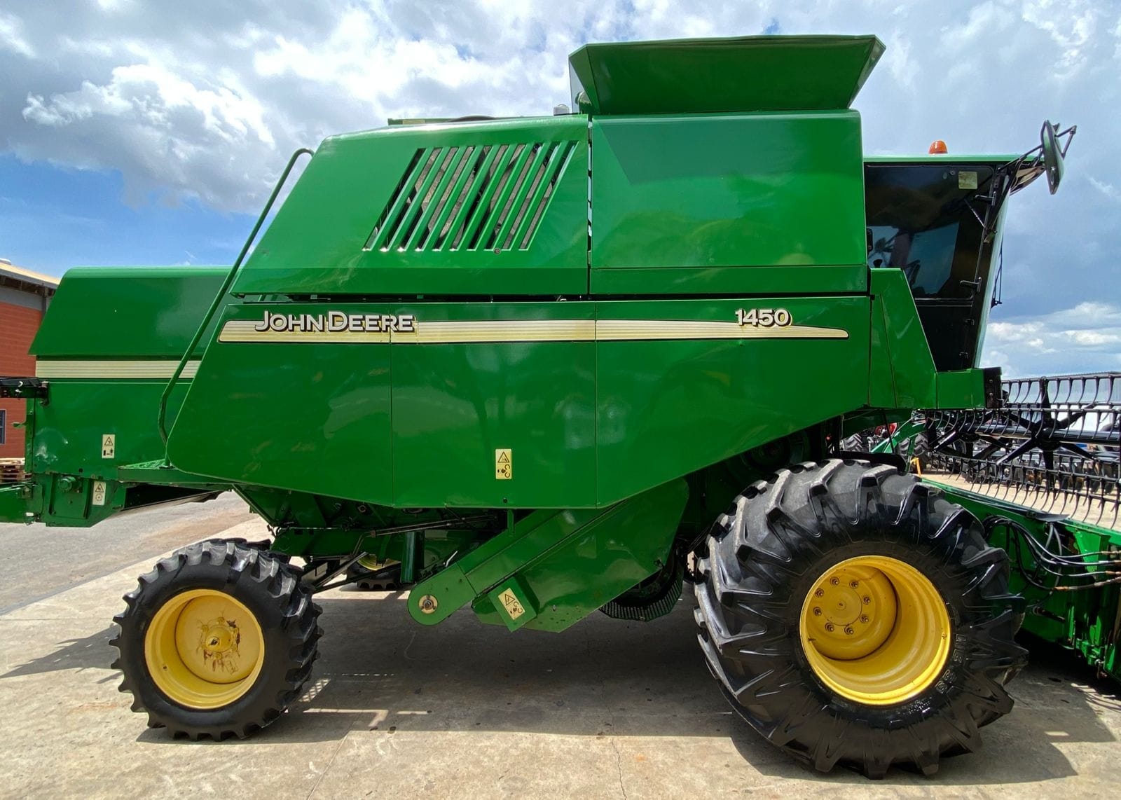 Colheitadeira John Deere 1450 2003 - Imagem 1