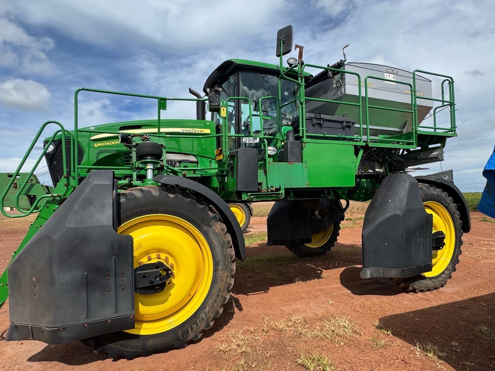 Distribuidores Autopropelidos John Deere DN 4040 2022 - Imagem 1