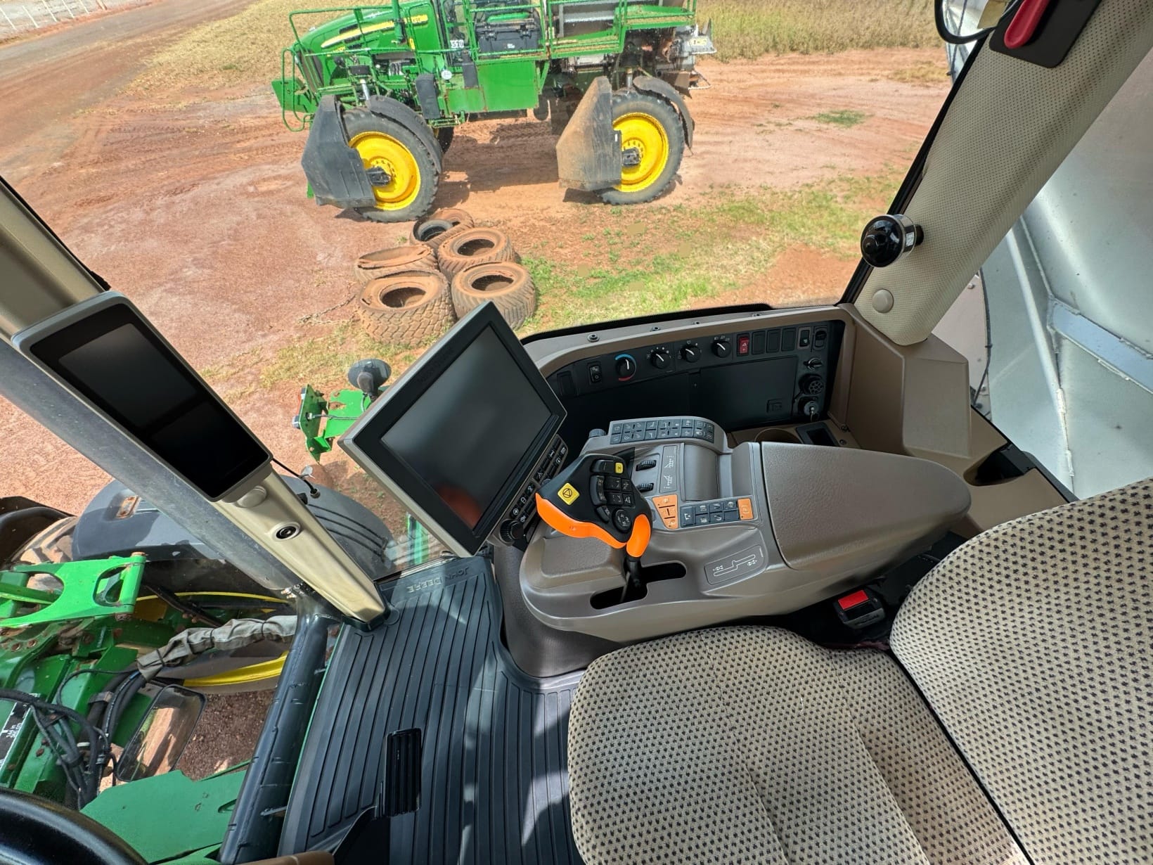 Distribuidores Autopropelidos John Deere DN 4040 2022 - Imagem 7