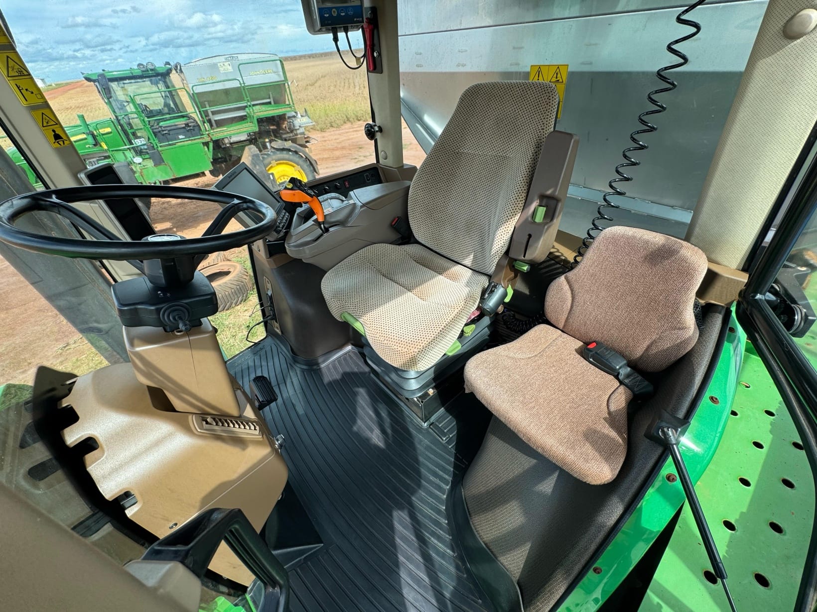 Distribuidores Autopropelidos John Deere DN 4040 2022 - Imagem 12