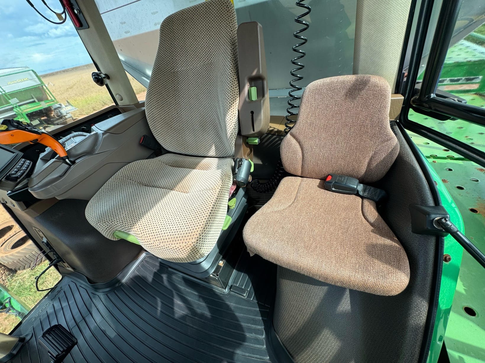 Distribuidores Autopropelidos John Deere DN 4040 2022 - Imagem 13