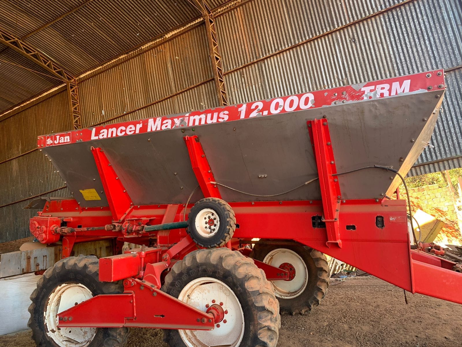 Plantadeira Jan Lancer Maximus 12000 2012 - Imagem 1