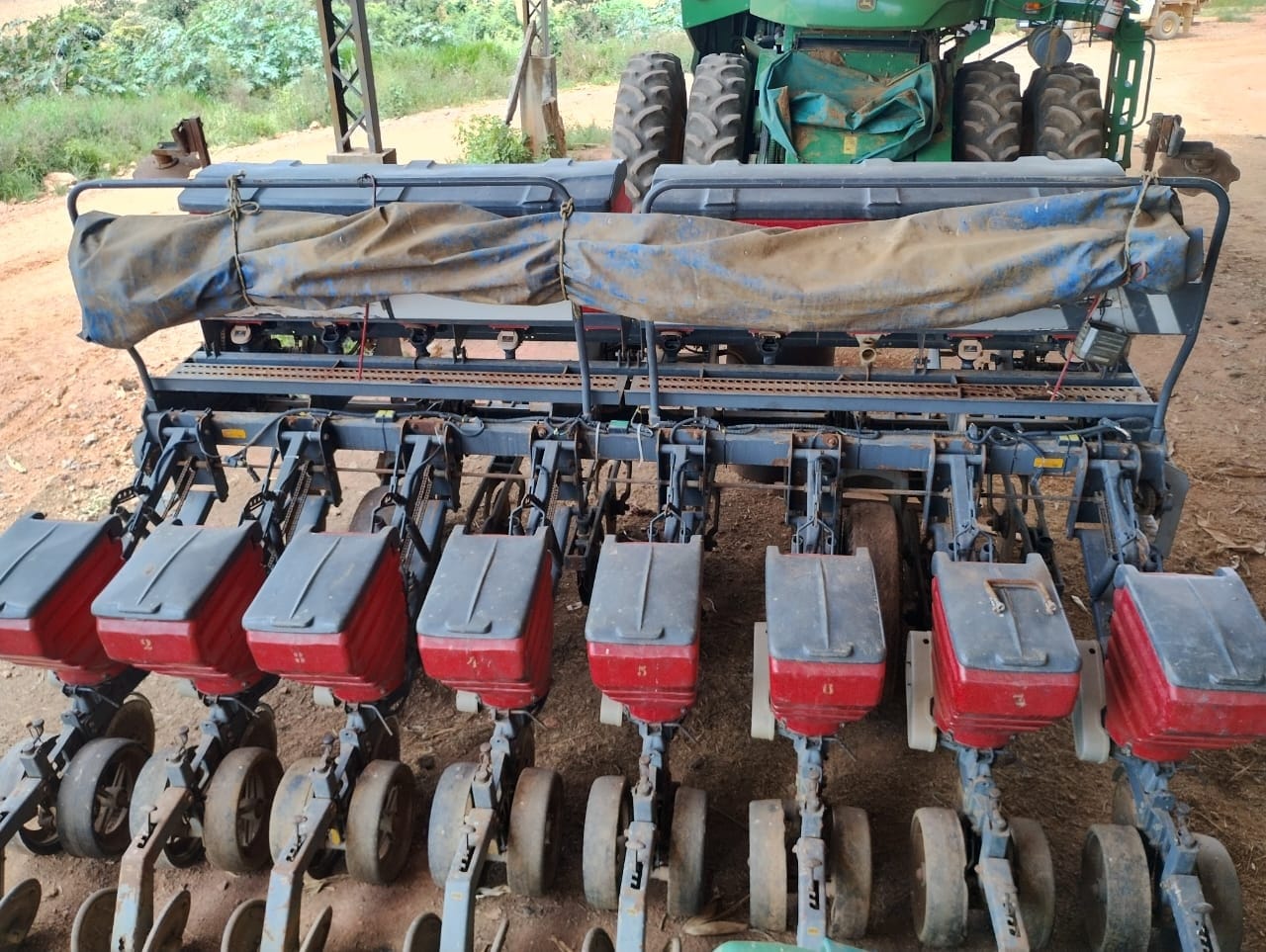 Plantadeira Massey Ferguson MF409 2010 - Imagem 1