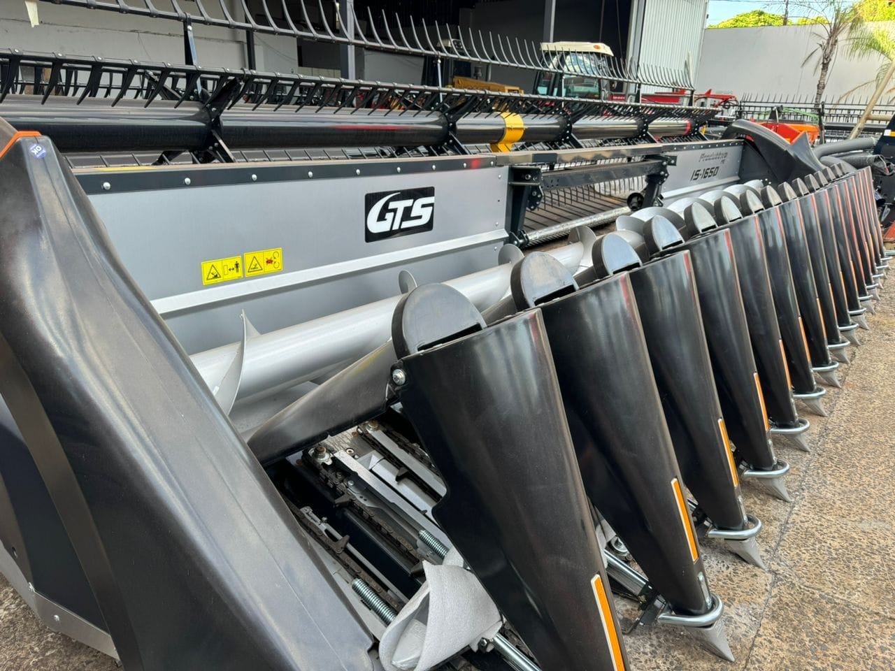 Implementos para Colheita GTS Plataforma de Milho GTS 2024 - Imagem 1