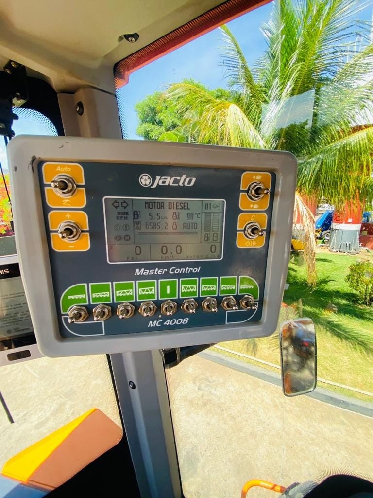 Pulverizador Autopropelido Jacto 2030 2018 - Imagem 4