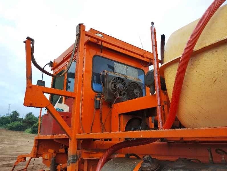 Pulverizador Autopropelido Jacto UNIPORT 2000 2003 - Imagem 8