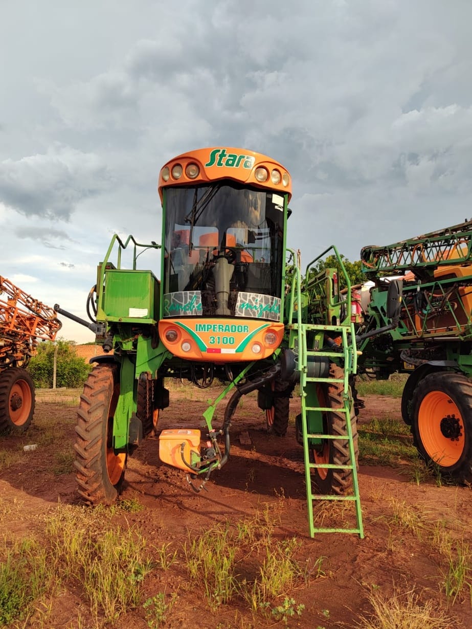 Pulverizador Autopropelido Stara IMPERADOR 3100 2013 - Imagem 1