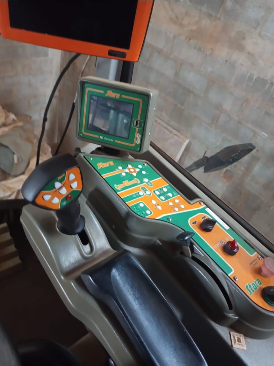Pulverizador Autopropelido Stara IMPERADOR 3100 2015 - Imagem 12