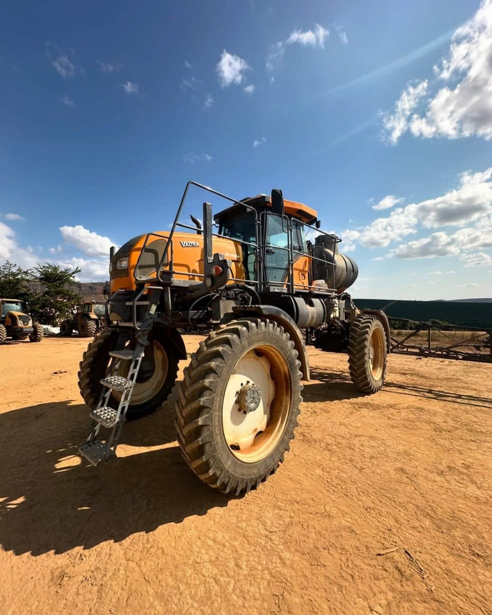 Pulverizador Autopropelido Valtra BS 3020 2016 - Imagem 1
