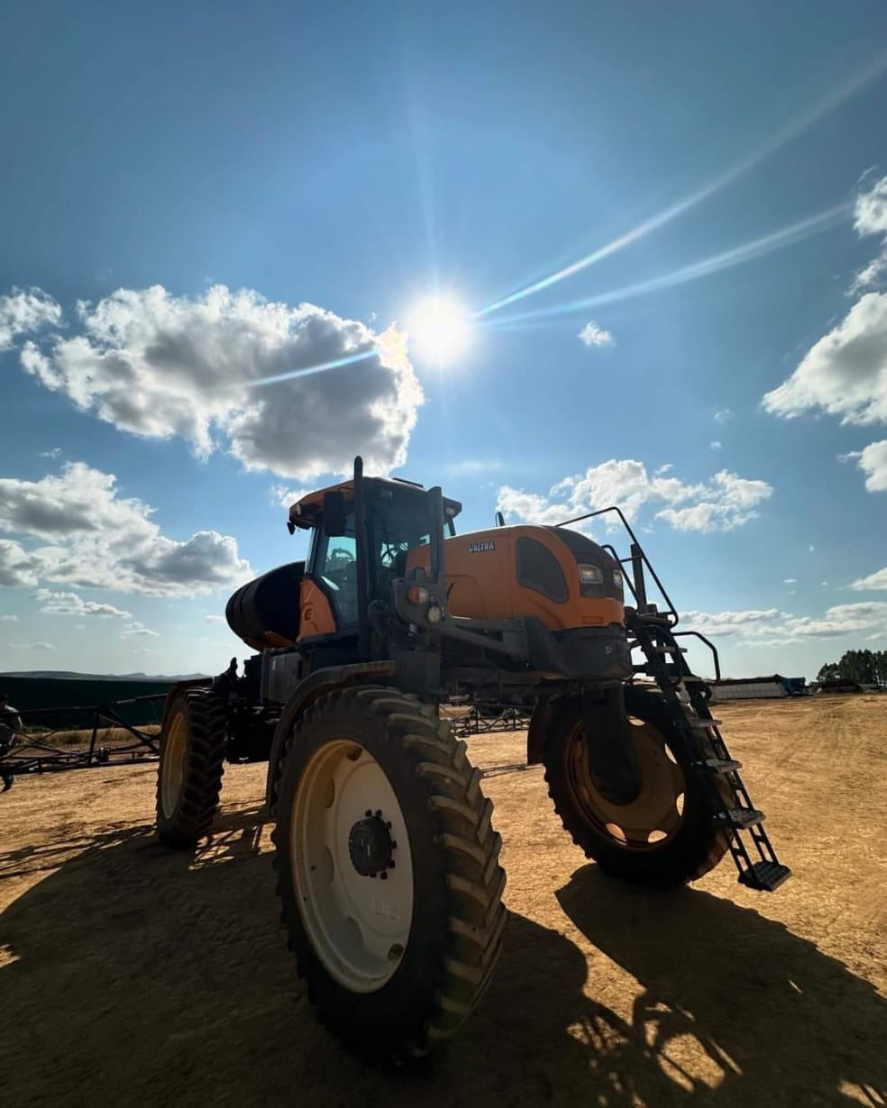 Pulverizador Autopropelido Valtra BS 3020 2016 - Imagem 2
