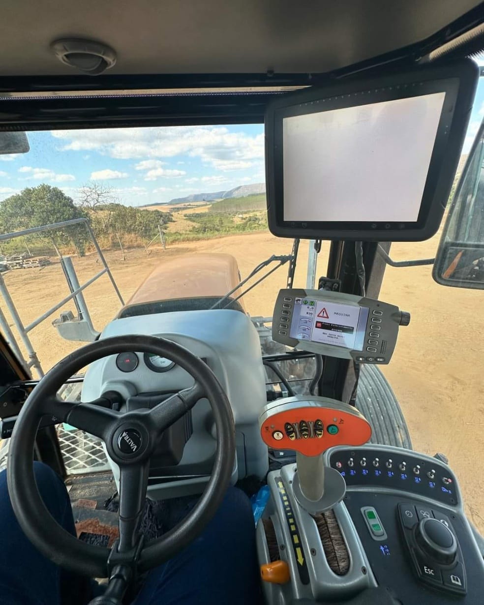 Pulverizador Autopropelido Valtra BS 3020 2016 - Imagem 5