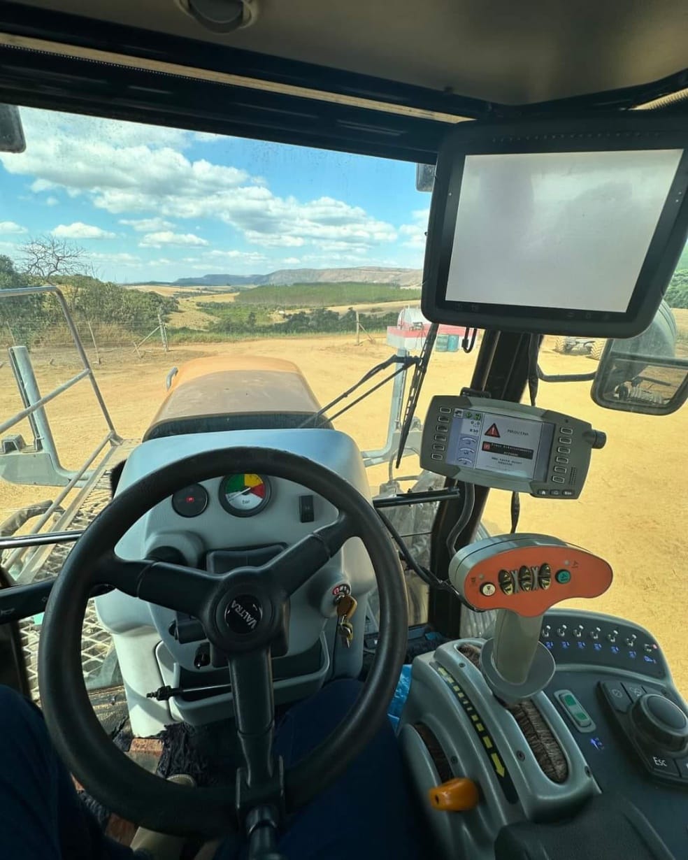 Pulverizador Autopropelido Valtra BS 3020 2016 - Imagem 9