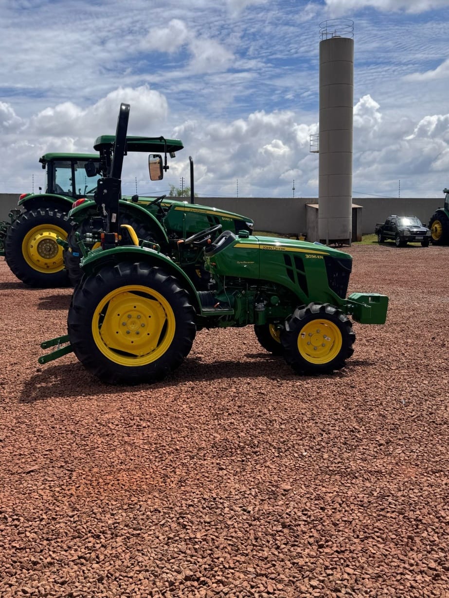 Trator agrícola John Deere 3036EN 2023 - Imagem 3