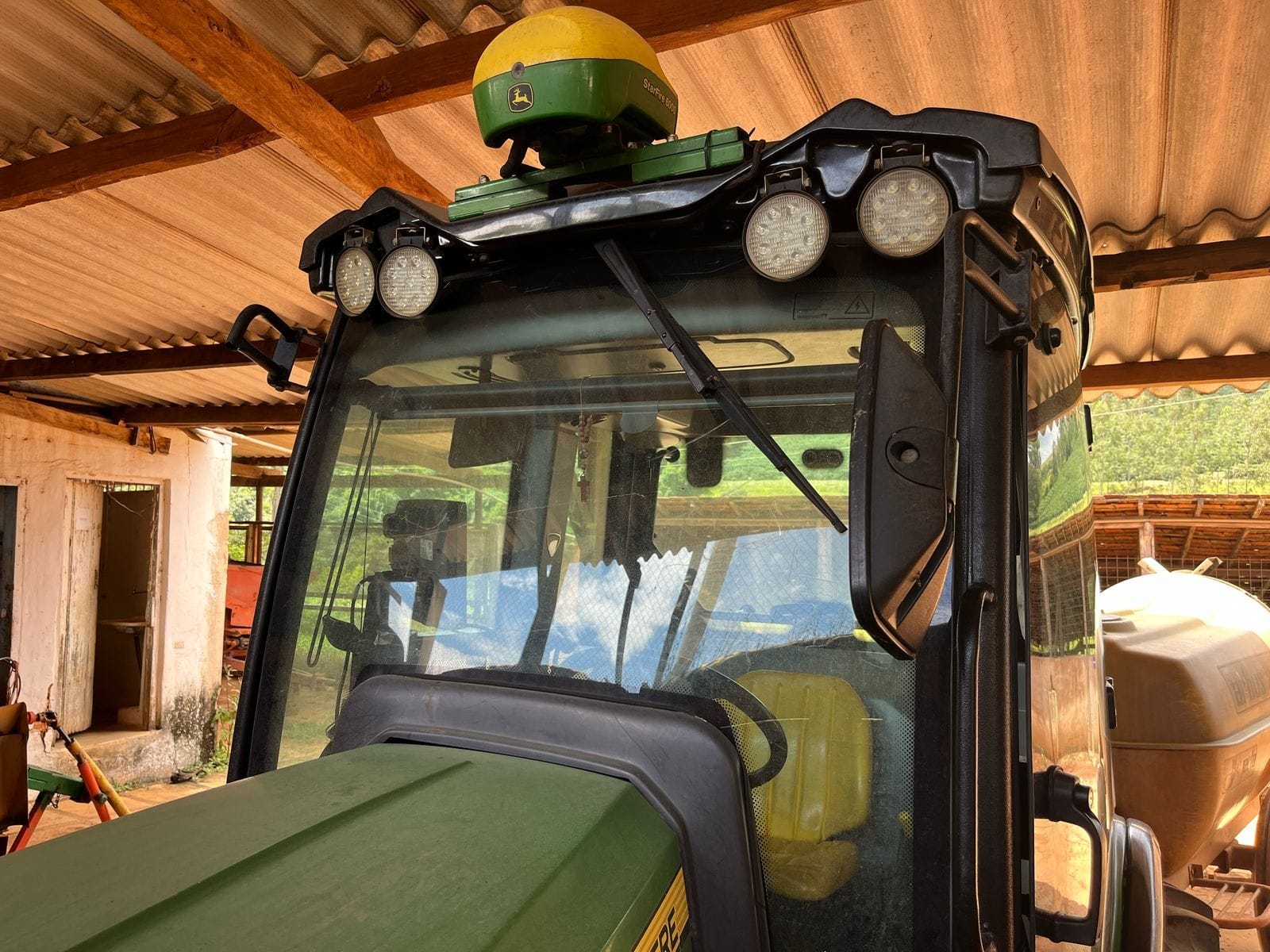 Trator agrícola John Deere 5060EN 2023 - Imagem 3