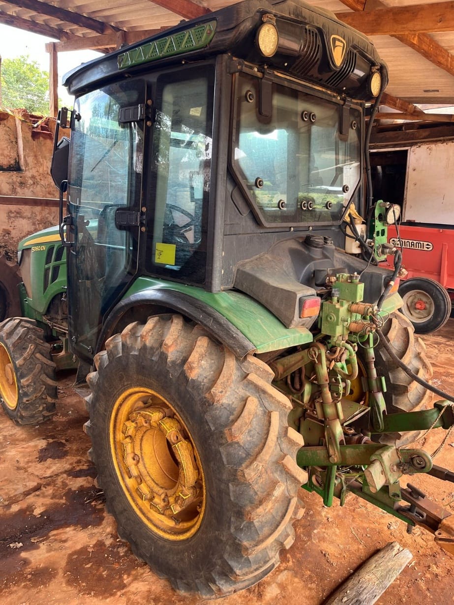 Trator agrícola John Deere 5060EN 2023 - Imagem 8