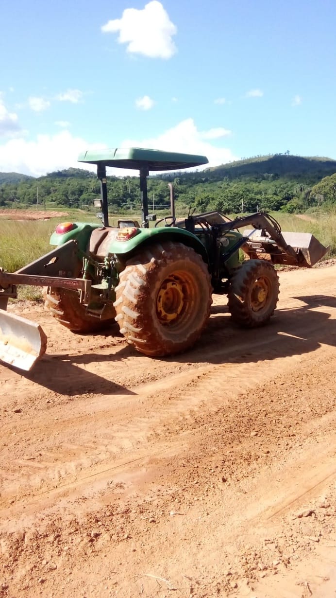 Trator agrícola John Deere 5065 E 2013 - Imagem 5