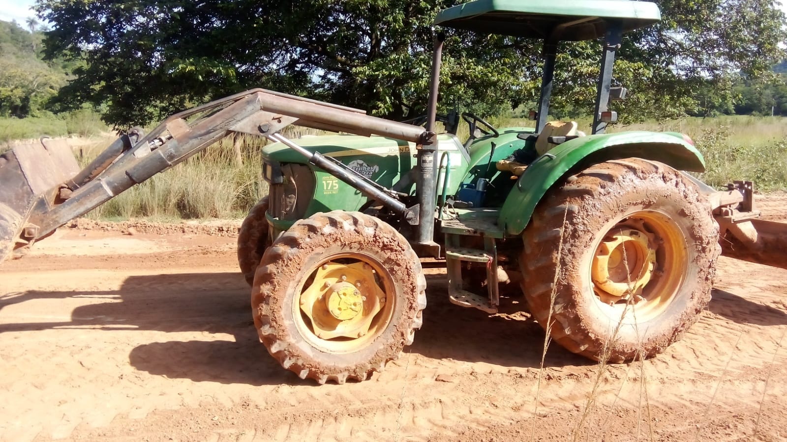 Trator agrícola John Deere 5065 E 2013 - Imagem 11