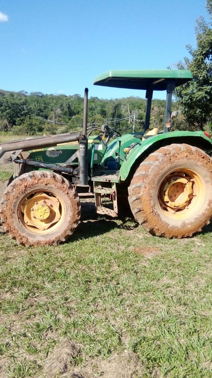 Trator agrícola John Deere 5065 E 2013 - Imagem 12