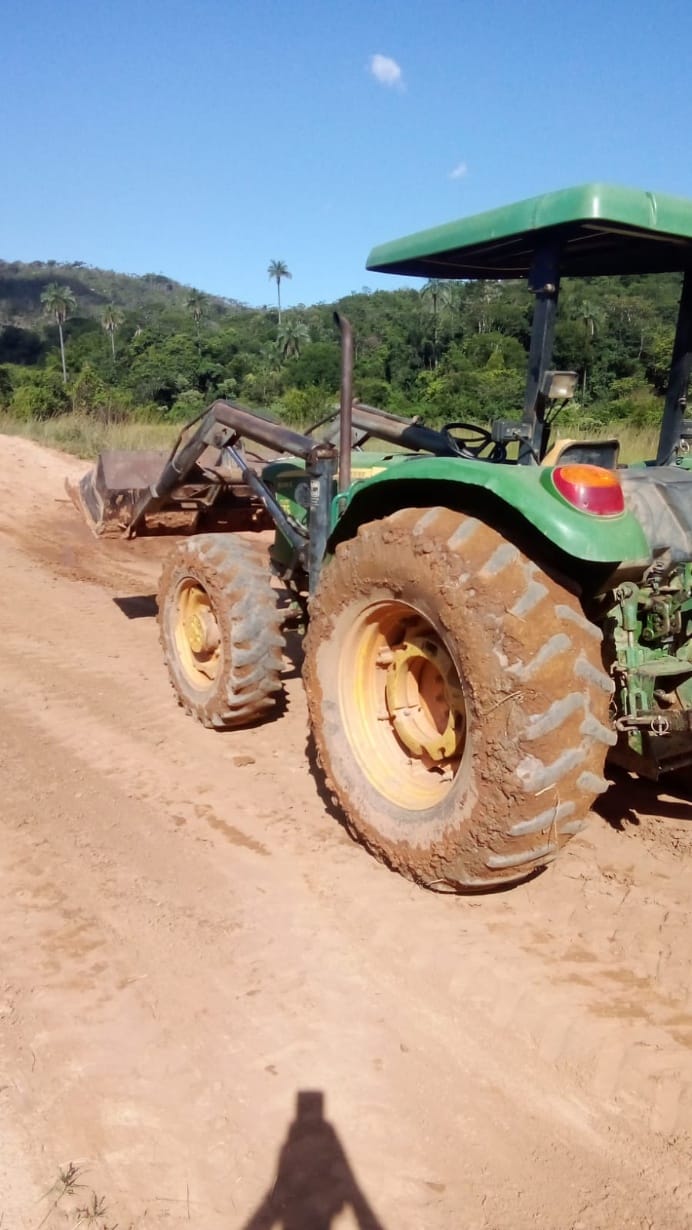 Trator agrícola John Deere 5065 E 2013 - Imagem 13