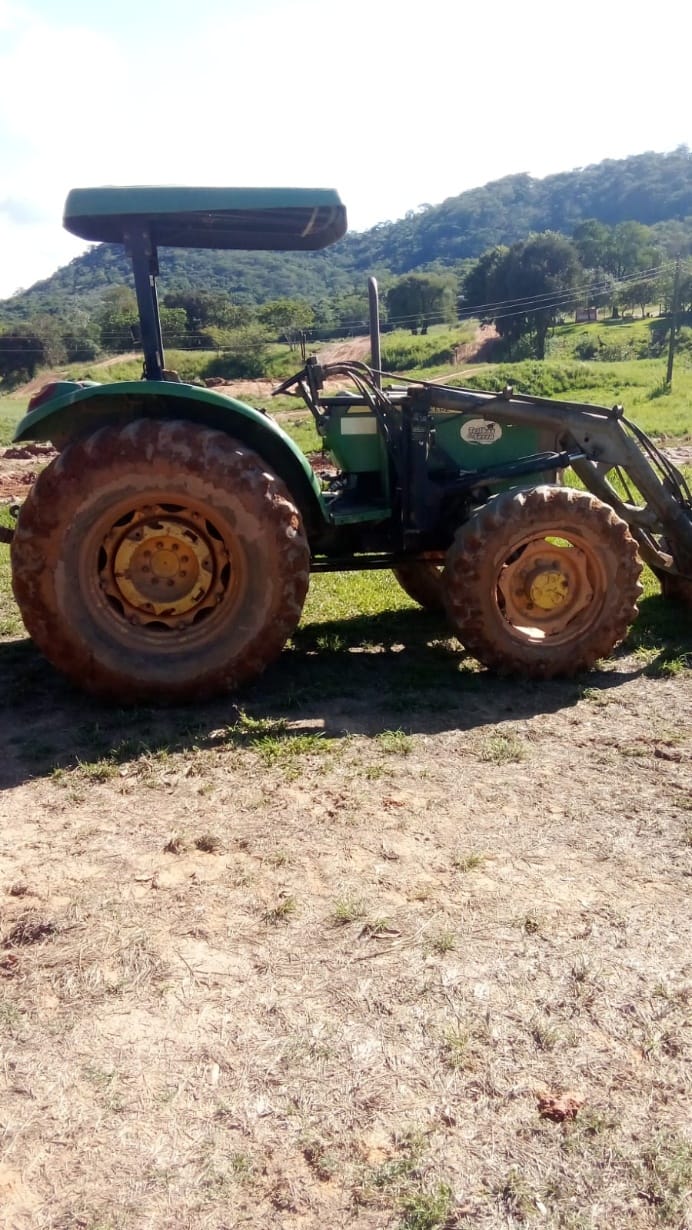 Trator agrícola John Deere 5065 E 2013 - Imagem 14