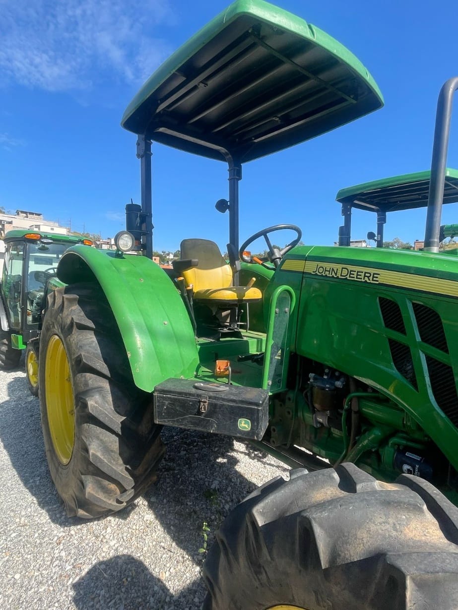 Trator agrícola John Deere 5080E 2023 - Imagem 3