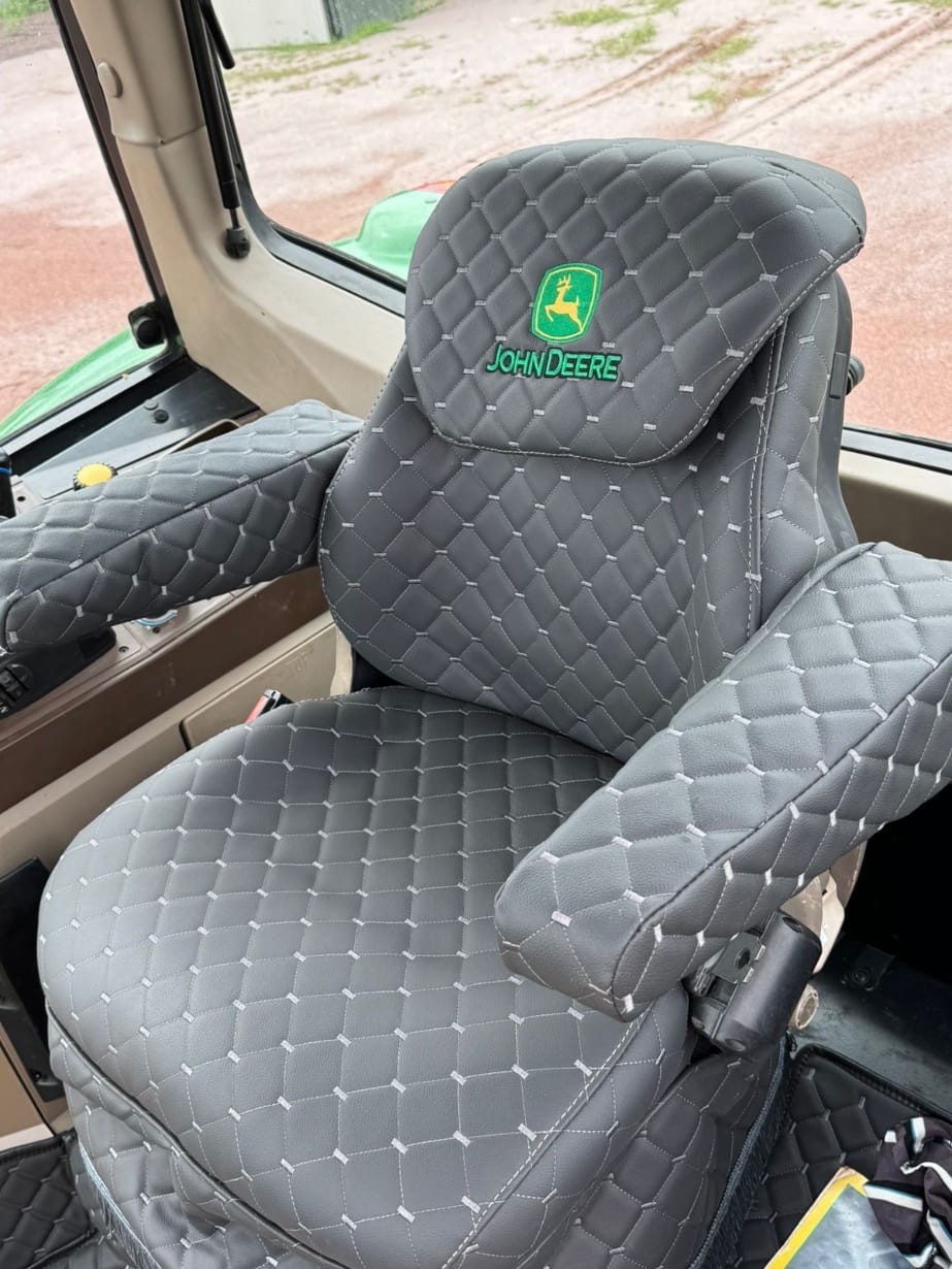 Trator agrícola John Deere 6110J 2014 - Imagem 3