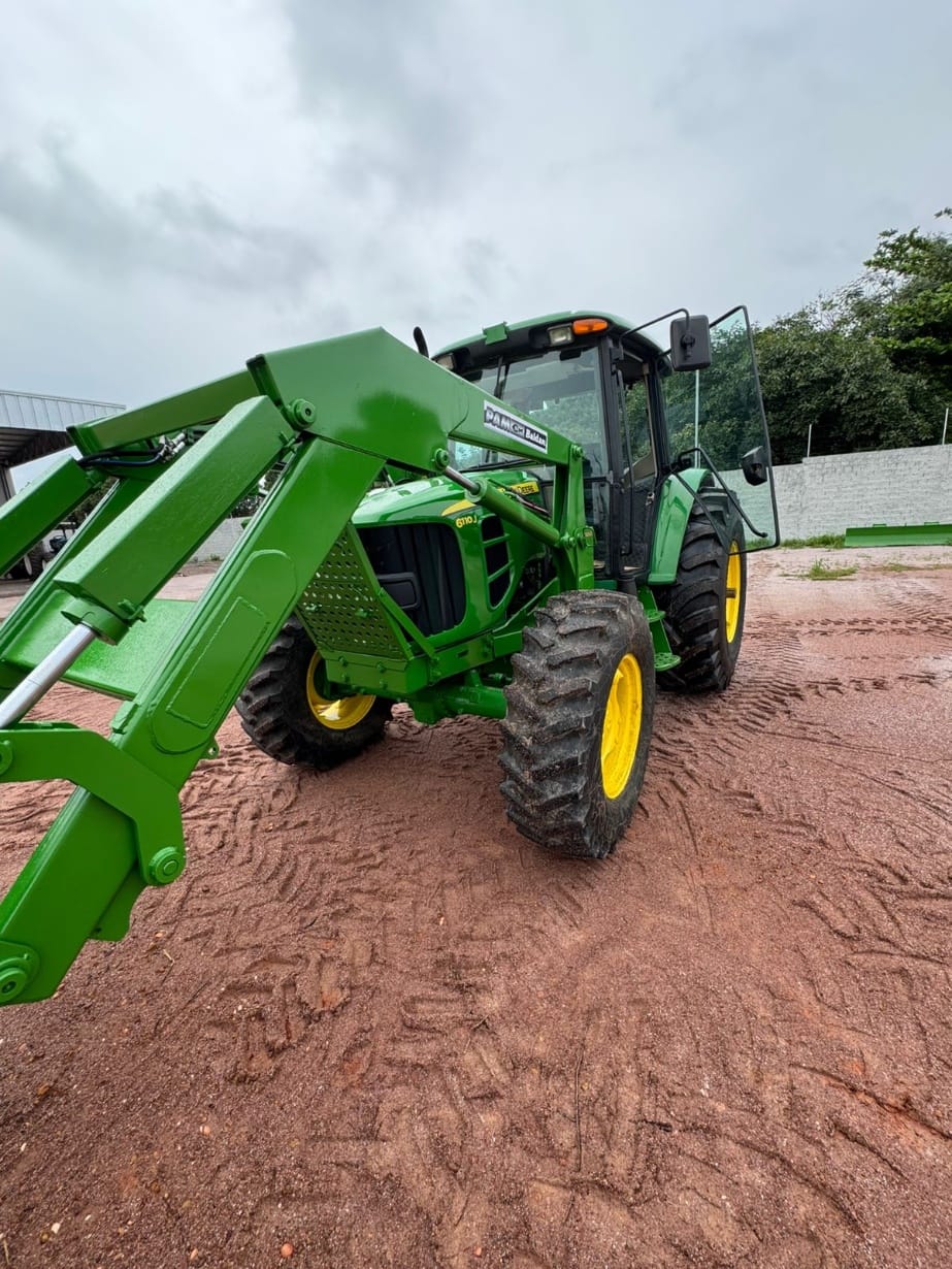 Trator agrícola John Deere 6110J 2014 - Imagem 7