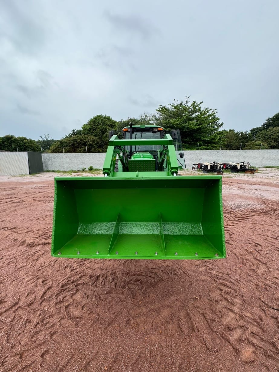 Trator agrícola John Deere 6110J 2014 - Imagem 8